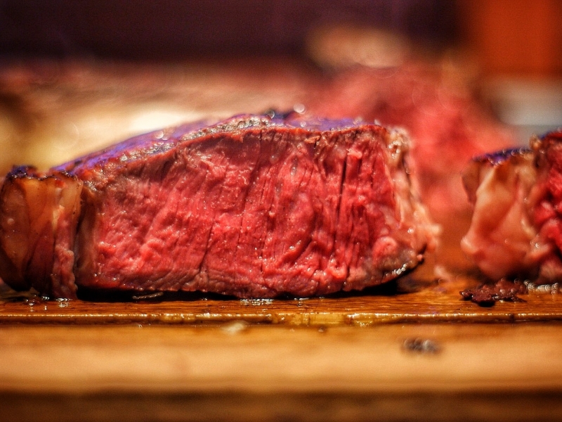 tomahawk steak