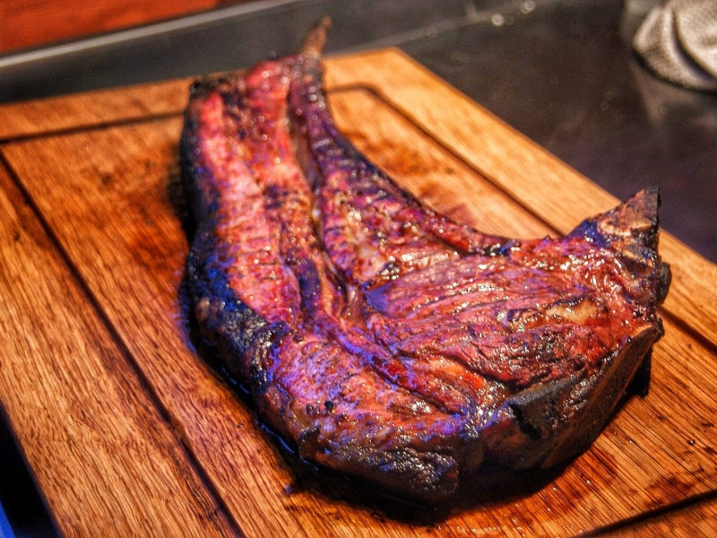 tomahawk steak